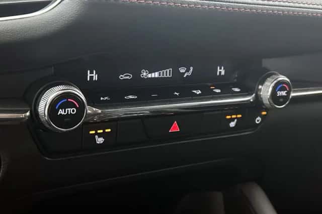 Mazda 3 (2024) thumbnail 9