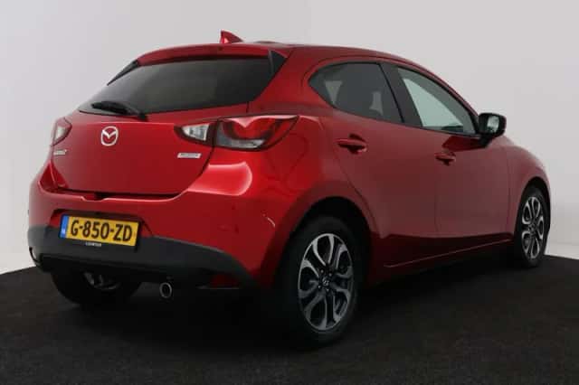 Mazda 2 (2019) thumbnail 2