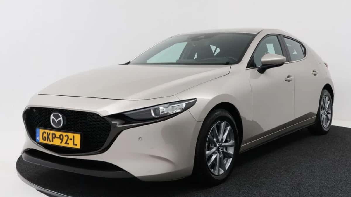 Mazda 3 (2023) — foto 1