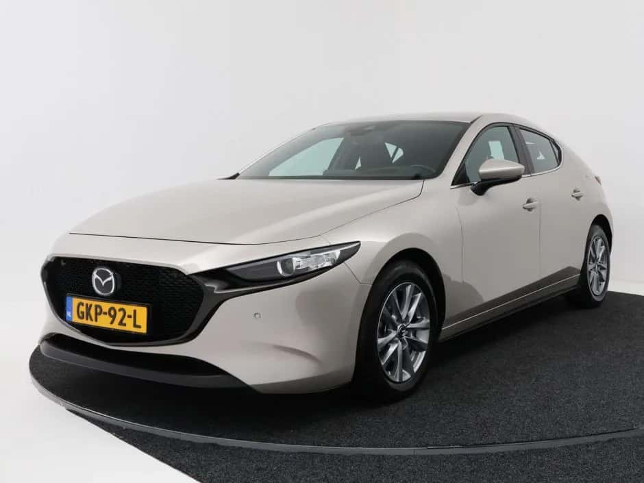 Mazda 3 (2023) — foto 1