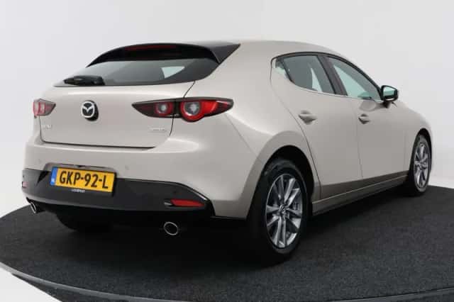 Mazda 3 (2023) thumbnail 2