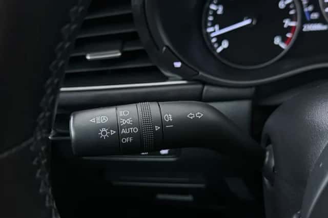 Mazda 3 (2023) thumbnail 7