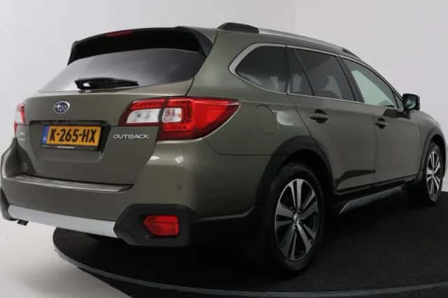 Subaru Outback (2021) thumbnail 2