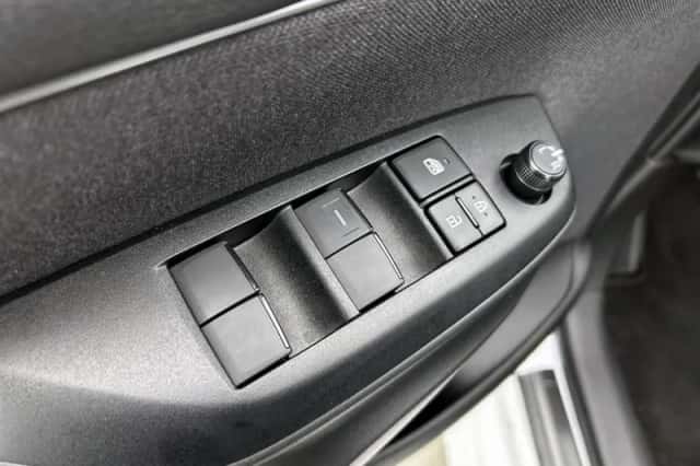 Mazda 2_Hybrid (2024) thumbnail 23
