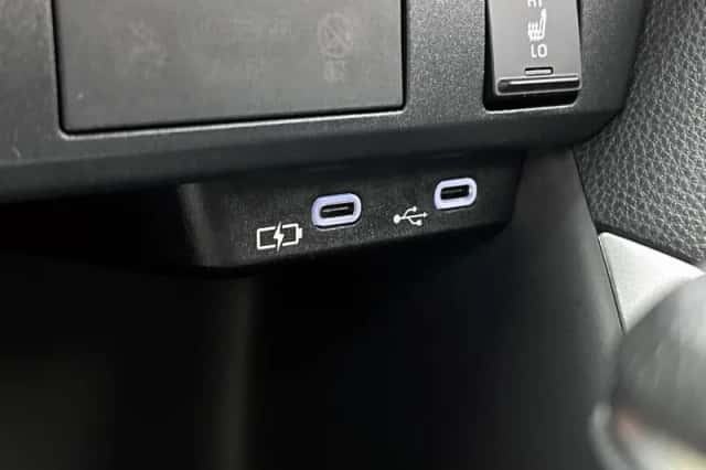 Mazda 2_Hybrid (2024) thumbnail 25