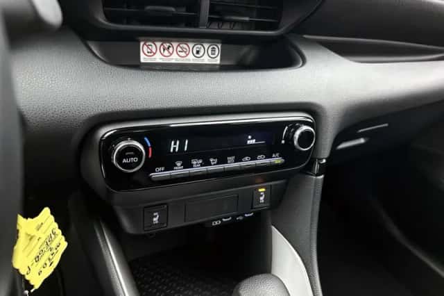 Mazda 2_Hybrid (2024) thumbnail 10