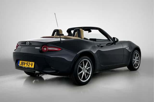 Mazda MX-5 (2025) thumbnail 2