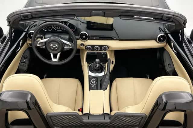 Mazda MX-5 (2025) thumbnail 4