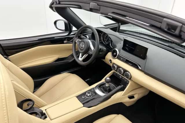 Mazda MX-5 (2025) thumbnail 6