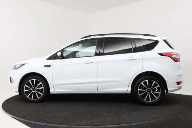 Ford Kuga (2018) thumbnail 3