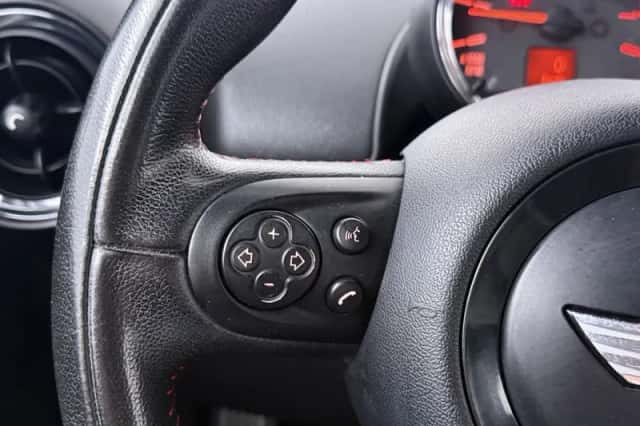 MINI Countryman (2013) thumbnail 8