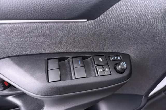 Toyota Yaris (2021) thumbnail 4