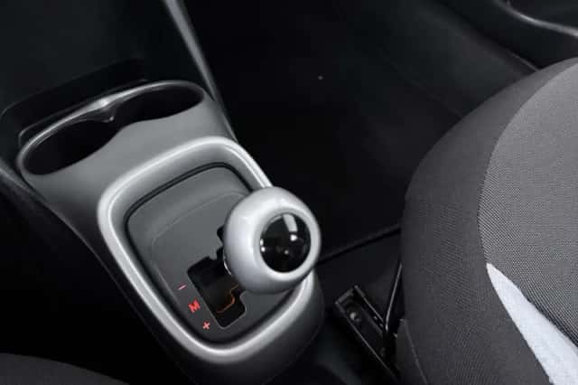 Toyota Aygo (2015) thumbnail 12