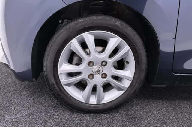 Toyota Aygo (2015) thumbnail 13