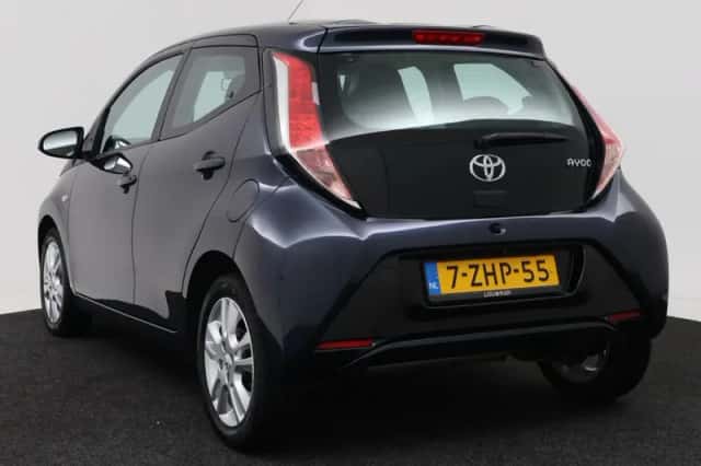 Toyota Aygo (2015) thumbnail 16