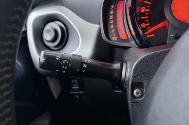 Toyota Aygo (2015) thumbnail 20