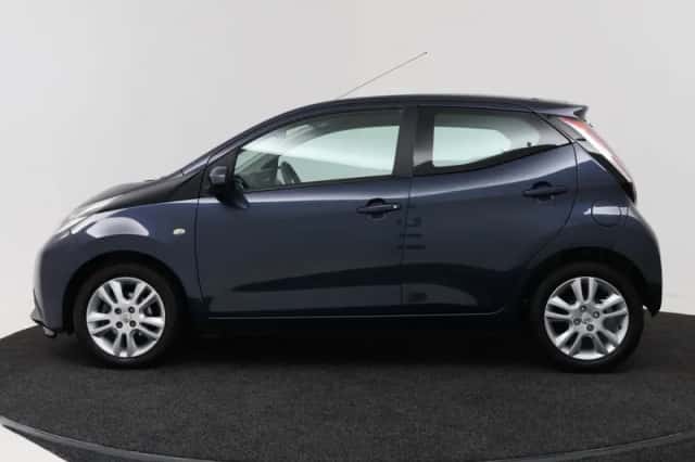 Toyota Aygo (2015) thumbnail 3