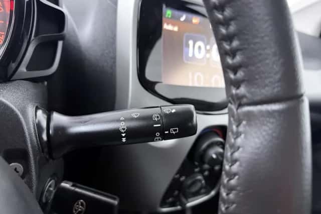 Toyota Aygo (2015) thumbnail 21