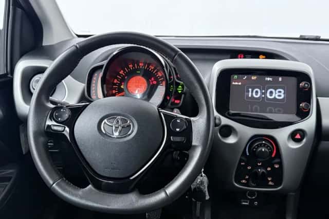 Toyota Aygo (2015) thumbnail 6