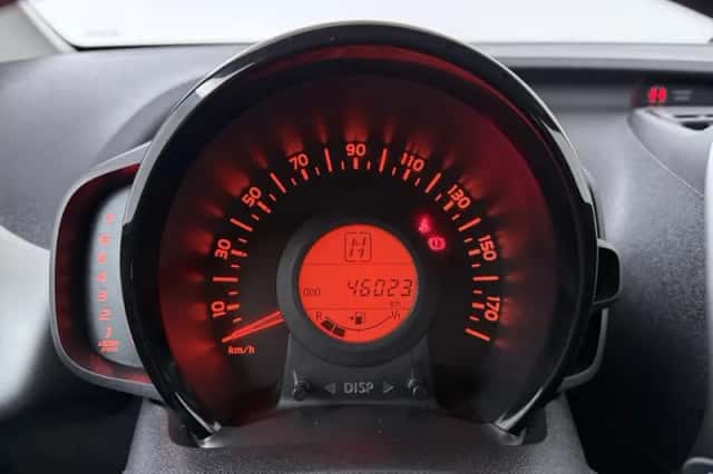 Toyota Aygo (2015) thumbnail 7