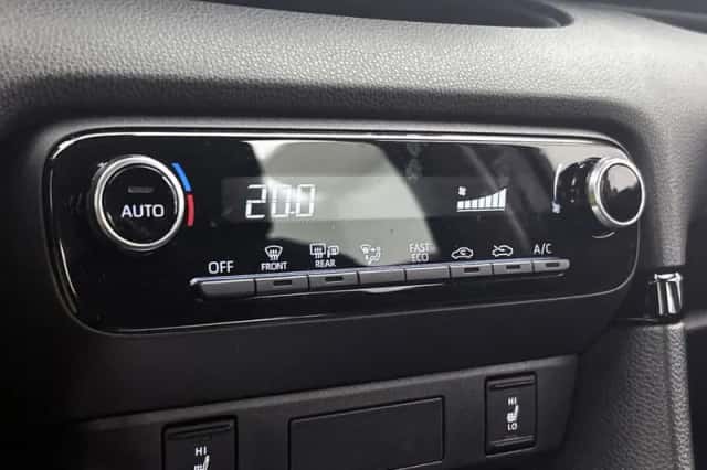 Mazda 2_Hybrid (2025) thumbnail 9