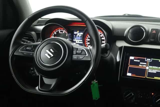 Suzuki Swift (2024) thumbnail 6