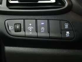 Hyundai i30 (2021) thumbnail 5