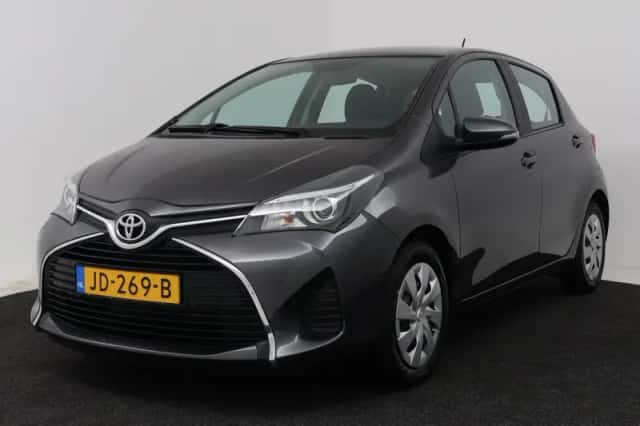 Toyota Yaris (2016) thumbnail 1