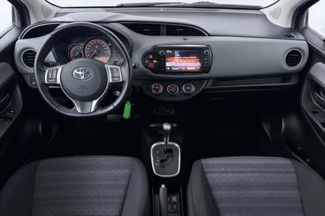 Toyota Yaris (2016) thumbnail 5