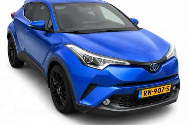 Toyota C-HR (2018) thumbnail 1