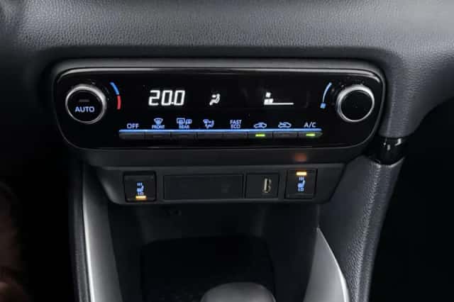 Mazda 2_Hybrid (2023) thumbnail 17