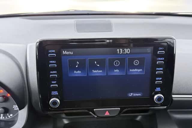 Mazda 2_Hybrid (2023) thumbnail 18