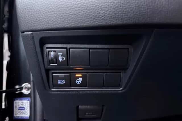 Mazda 2_Hybrid (2023) thumbnail 5
