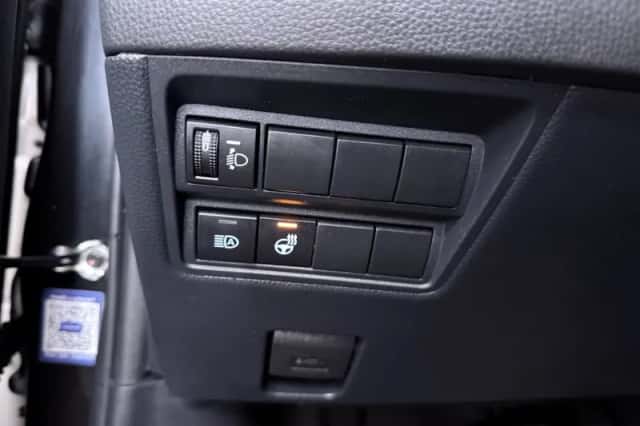 Mazda 2_Hybrid (2023) thumbnail 6