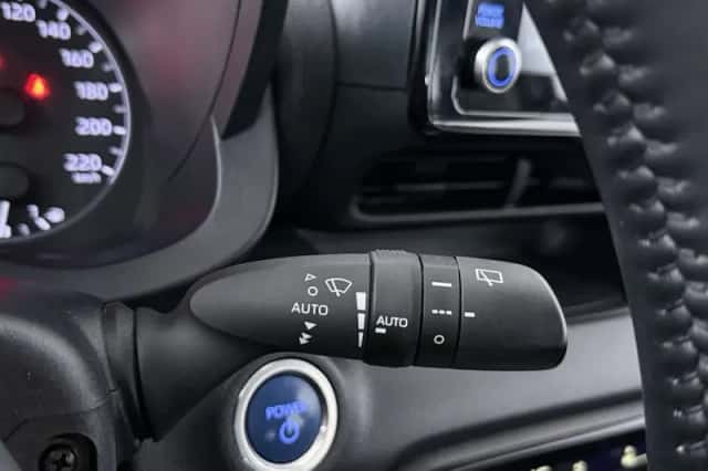 Mazda 2_Hybrid (2023) thumbnail 9