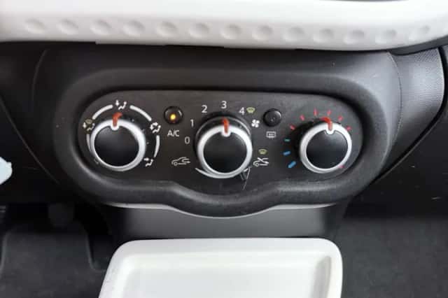 Renault Twingo (2019) thumbnail 9