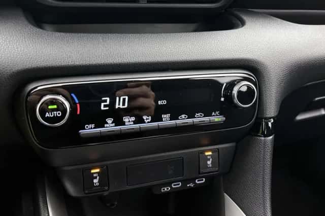 Mazda 2_Hybrid (2025) thumbnail 10