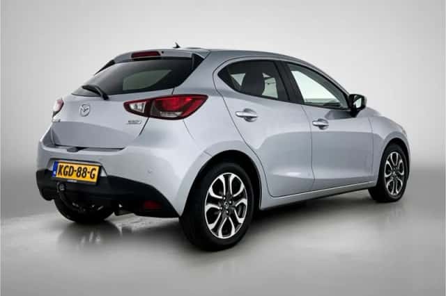 Mazda 2 (2017) thumbnail 2
