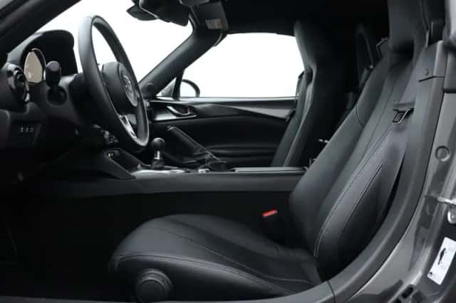 Mazda MX-5 (2023) thumbnail 4