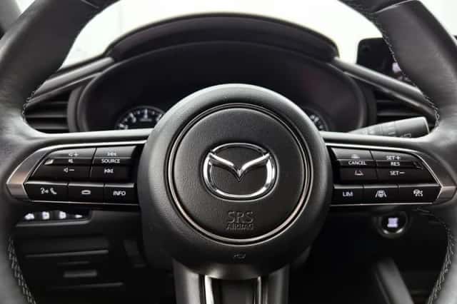 Mazda 3 (2024) thumbnail 17