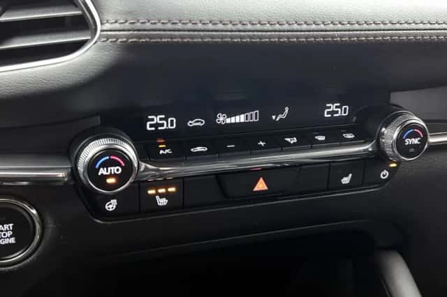 Mazda 3 (2024) thumbnail 9
