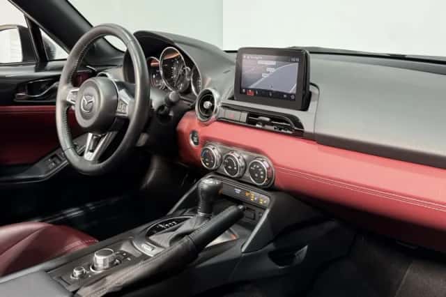 Mazda MX-5 (2022) thumbnail 8