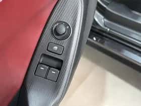 Mazda MX-5 (2022) thumbnail 9