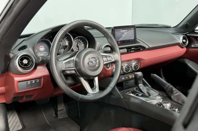 Mazda MX-5 (2022) thumbnail 10