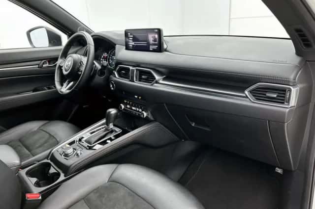 Mazda CX-5 (2023) thumbnail 6