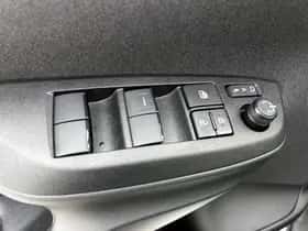 Mazda 2_Hybrid (2025) thumbnail 23