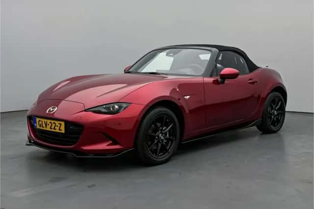 Mazda MX-5 (2024) thumbnail 1