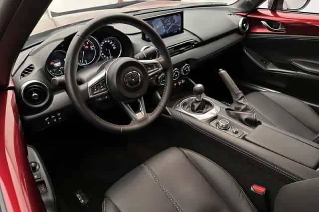 Mazda MX-5 (2024) thumbnail 9