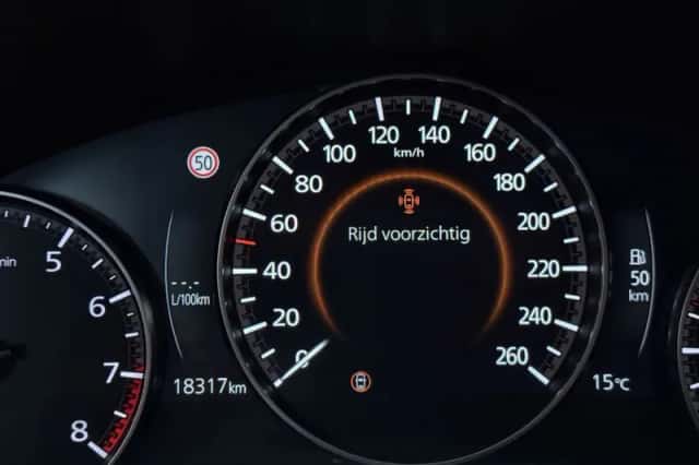 Mazda 3 (2024) thumbnail 10