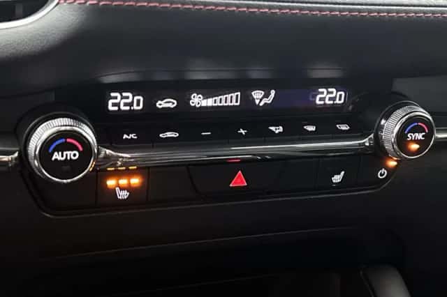 Mazda 3 (2024) thumbnail 10